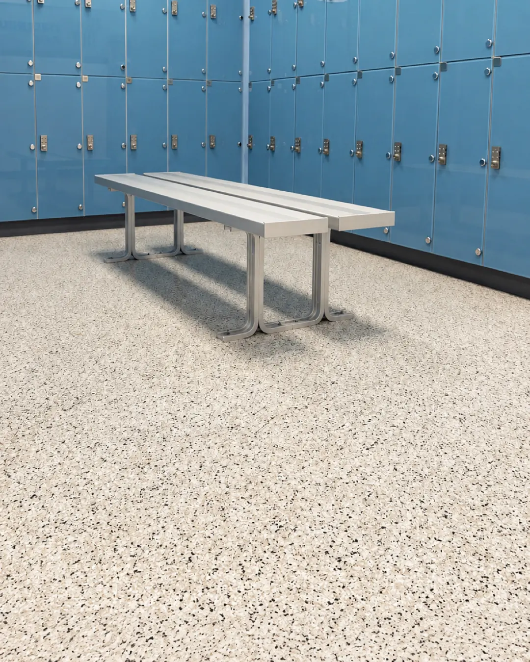 Vestidor con lockers y piso epóxico de hojuela (imagen de referencia)